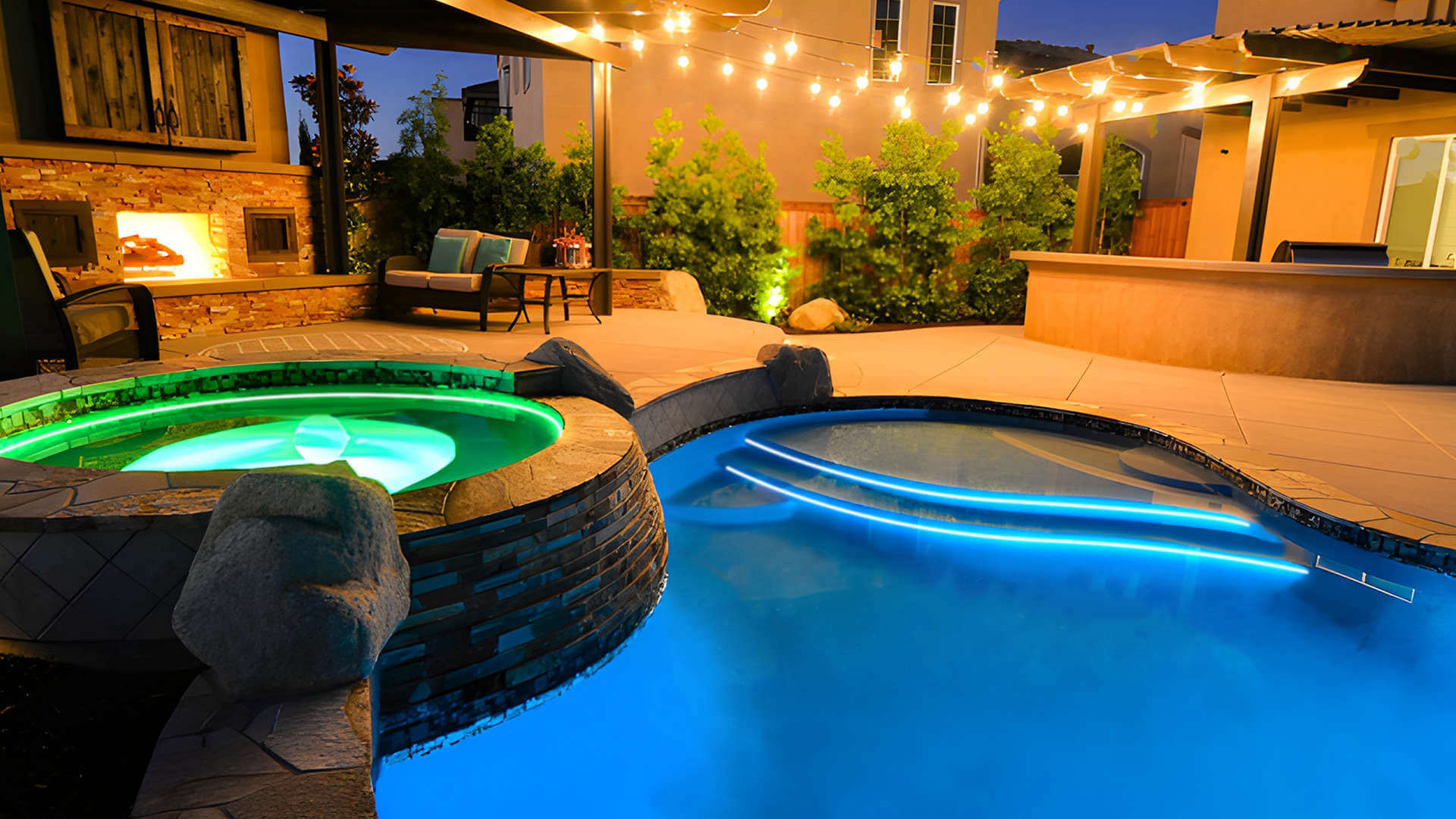 Linear Lighting for Backyard Edges